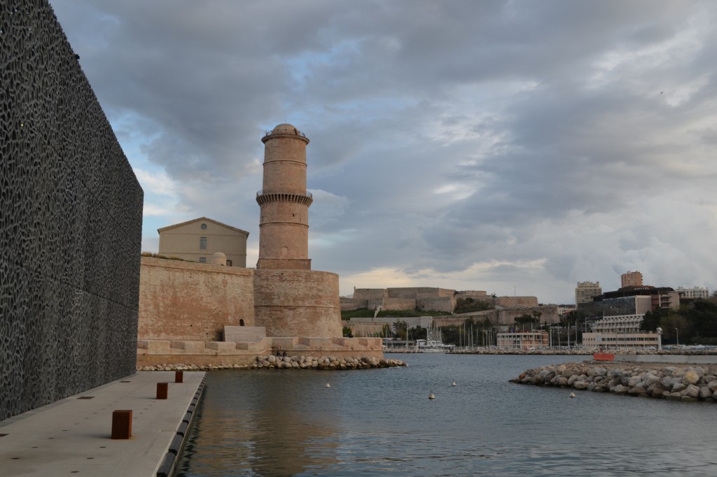 MARSEILLE - MUCEM - LE-MONDE A L'ENVERS 2013